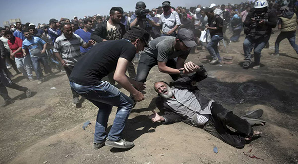 Palestinian protesters 